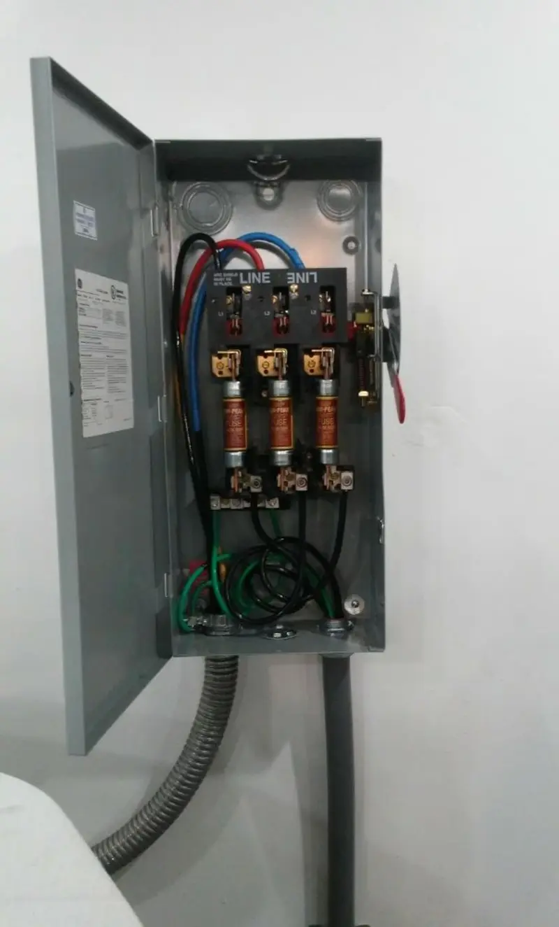 Three-phase disconnect switch installed for Electrical Wiring & Rewiring in Nyssa